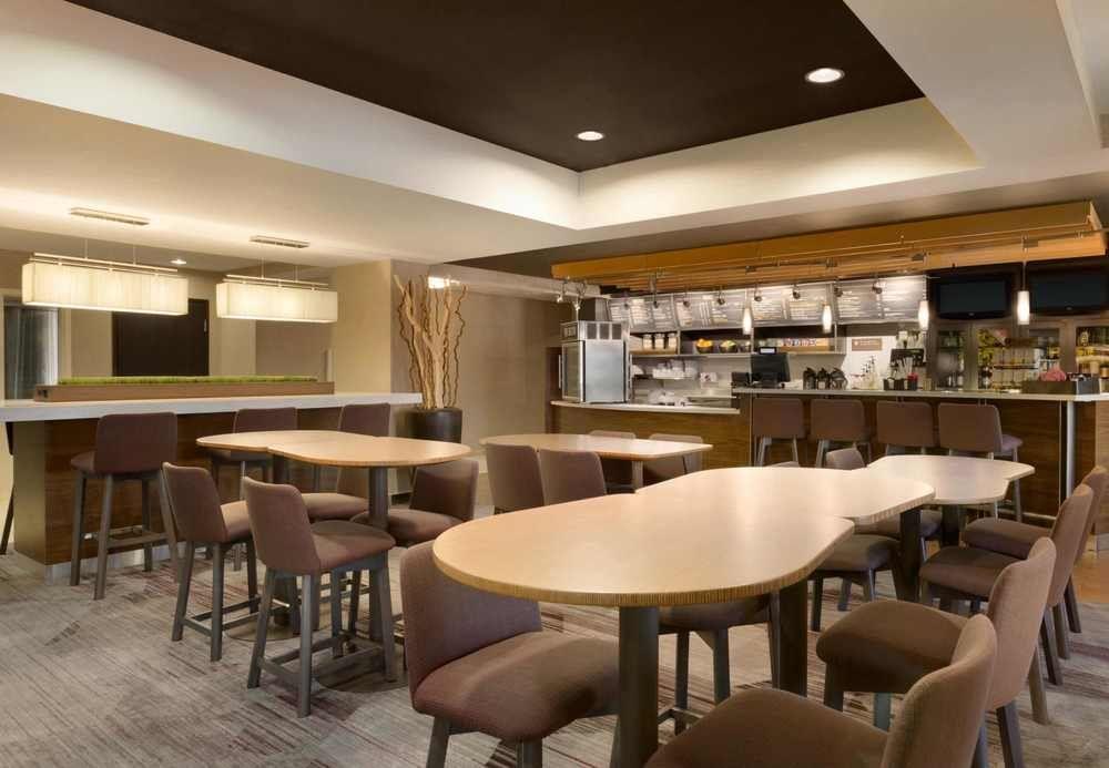 Готель Courtyard By Marriott Bloomington Normal Екстер'єр фото