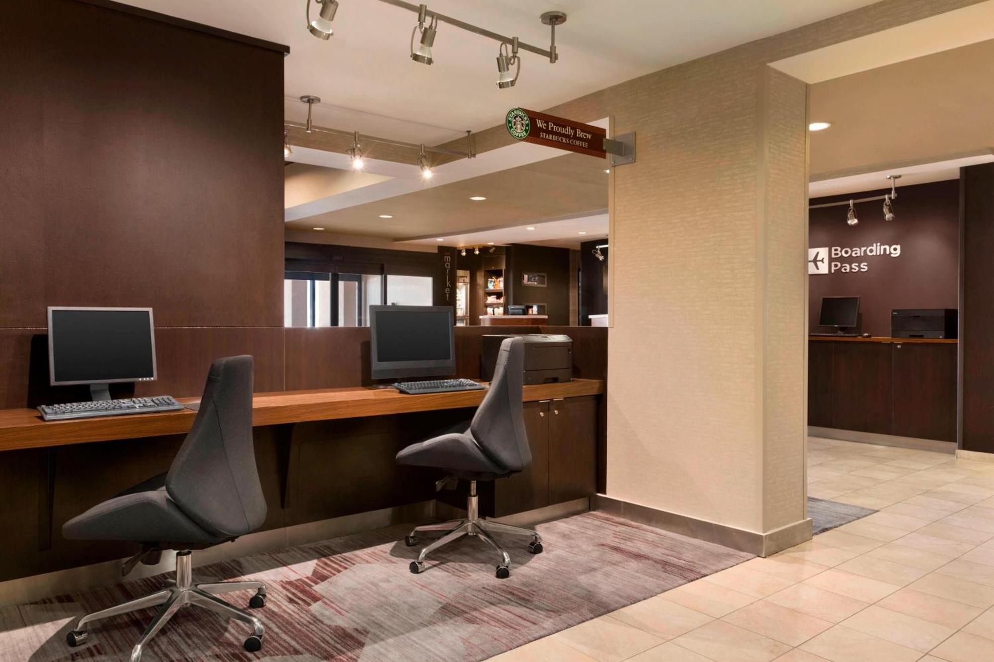 Готель Courtyard By Marriott Bloomington Normal Екстер'єр фото