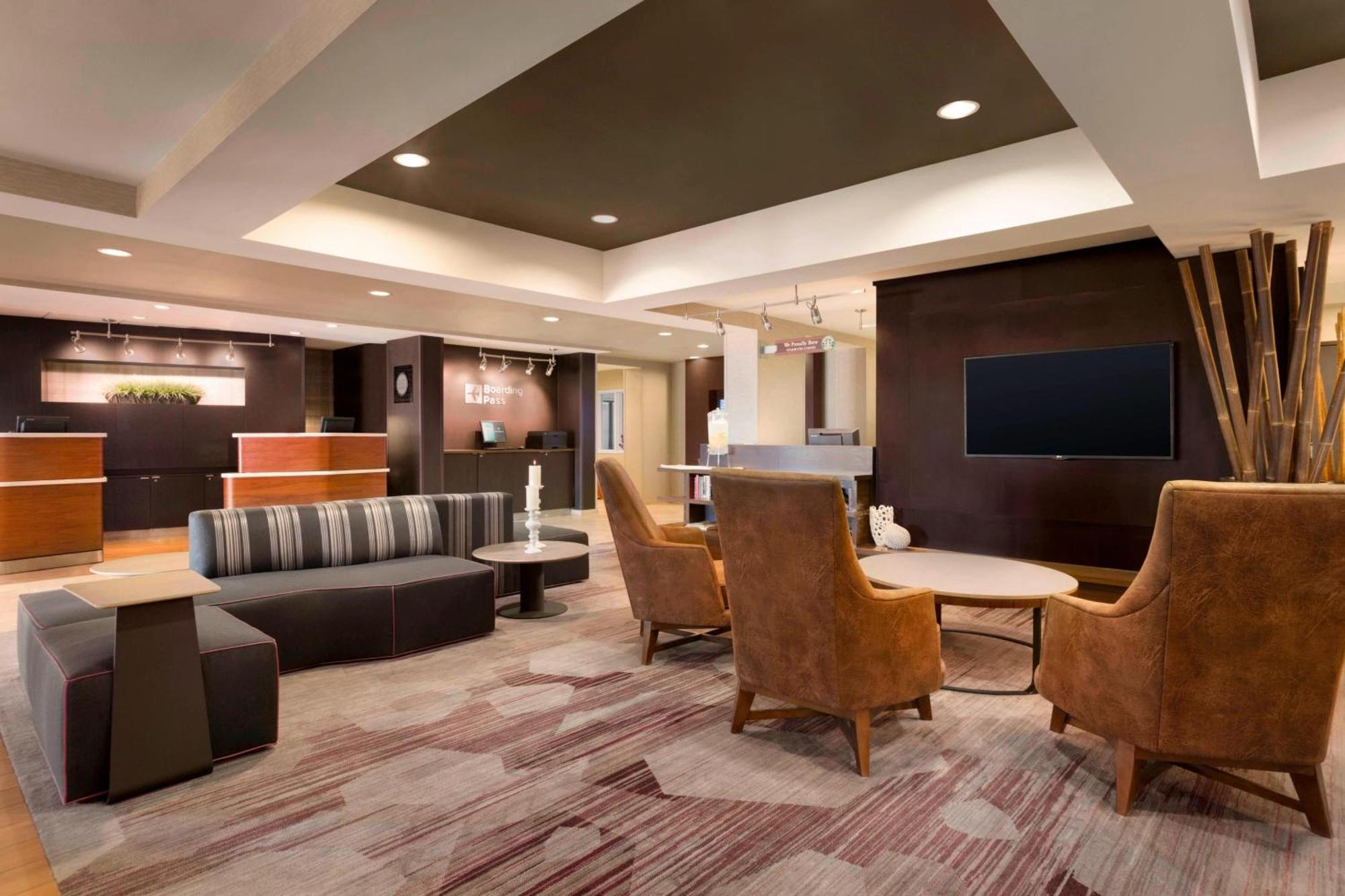 Готель Courtyard By Marriott Bloomington Normal Екстер'єр фото