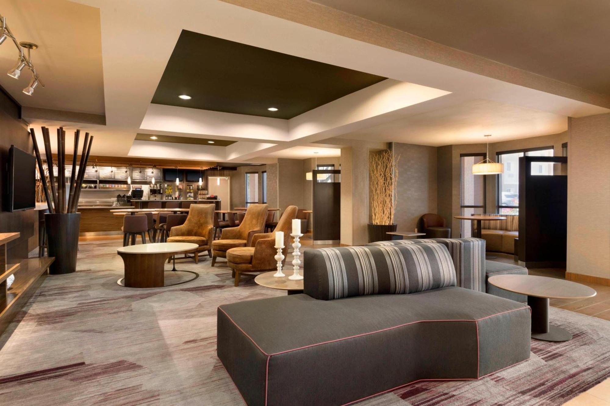Готель Courtyard By Marriott Bloomington Normal Екстер'єр фото