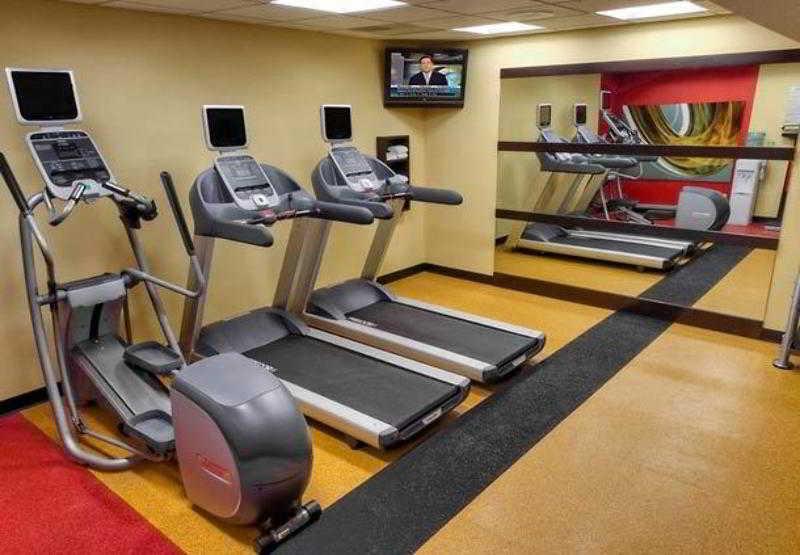 Готель Courtyard By Marriott Bloomington Normal Екстер'єр фото